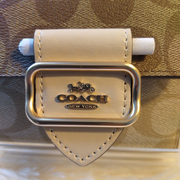 Coach Beige and Cream Signature Morgan Wallet New With Tags 🎁🎁 - Picture 13 of 15